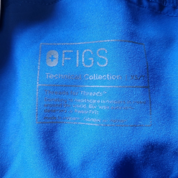 FIGS Royal Blue Kade Cargo Scrub Pants - Picture 4 of 5